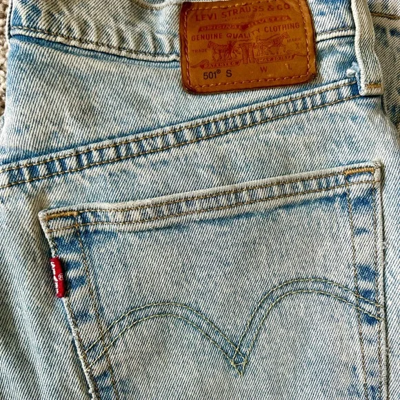 Levi’s 501® S (Shrink-to-Fit) Button Fly Jeans - Picture 4 of 10